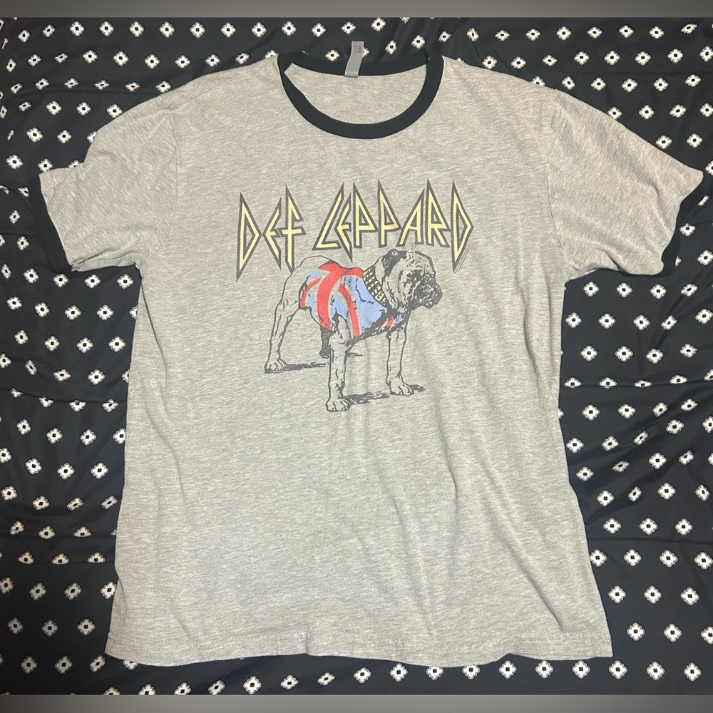 Next Level Apparel Def Leppard grey T-shirt w/ dog graphic-size l
